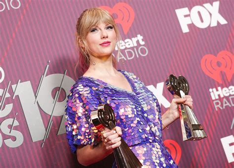 We Heart These 10 Moments from Previous iHeartRadio Music Awards Shows ...