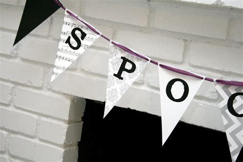 DIY Spooky Halloween Banner - Paging Supermom