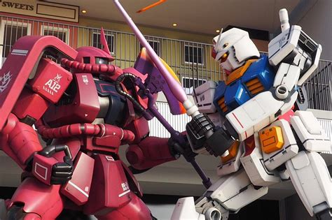 RX-78-2 Gundam vs. Char's Zaku II Statue @ GUNDAM SQUARE [Shop & Gundam Cafe] - Recent Images ...