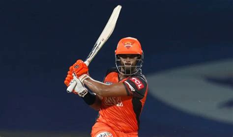 Composed Pooran guides Sunrisers to second win - Stabroek News