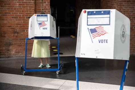 Half of Women Age 50+ Unsure Who They’ll Vote for in 2022 Midterms, AARP Says - Bloomberg