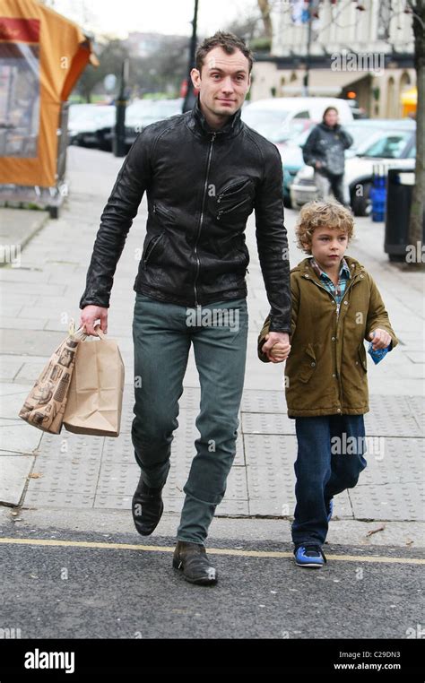 Jude Law and Son Rudy Walking through Primrose Hill London, England ...