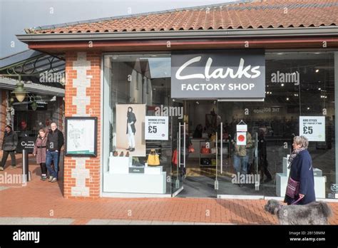 Clarks village outlet shopping street hi-res stock photography and ...