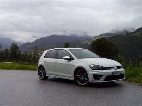 First Drive: 2015 Volkswagen Golf R | Driving