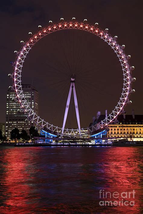 Night view of the London Eye - London, England | London eye, London, Places to go