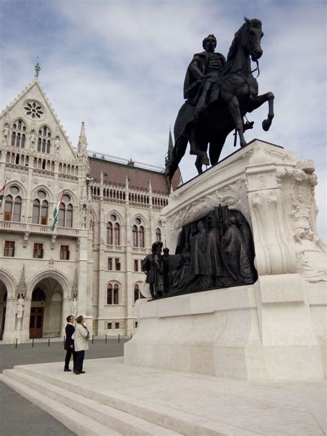 The Hungarian Parliament: Discovering one of the best parliaments in ...