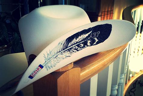 Feather painted cowboy hat #cowboyhatsdiy | Sombreros pintados a mano, Sombreros y gorras ...