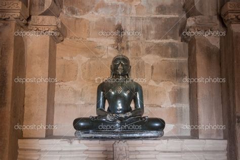 Jain statue in the temple of Adinath. Khajuraho, India — Stock Photo ...