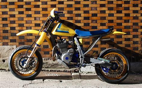 Suzuki DR650 “Retro-Moto” by Parr Motorcycles – BikeBound