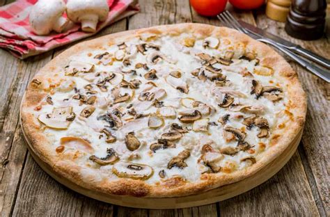 31 Best Mushroom Pizza Recipes to Try Tonight