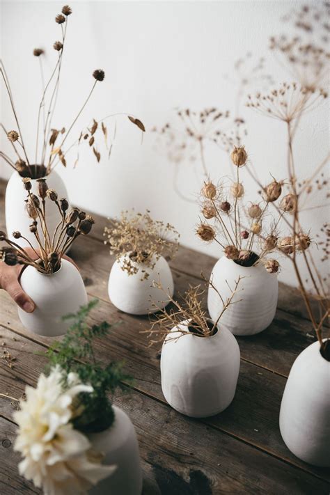 Medium Ceramic Paperwhite Vase in 2020 | Dried flowers, Dried flower arrangements, Decor