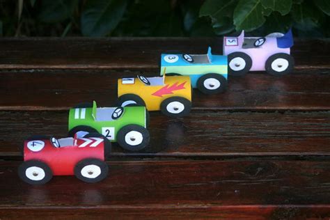 20 Homemade Transport Themed Toilet Paper Roll Crafts