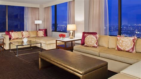 New Orleans Hotel Rooms & Suites | Hyatt Regency New Orleans