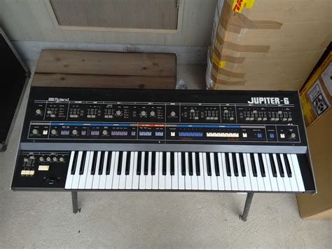 MATRIXSYNTH: Roland Jupiter-6 6voice Programmable Polyphonic Synthesizer