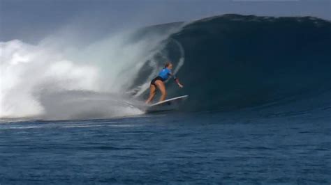 ‘Soul surfer’ Bethany Hamilton stages stunning comeback in Fiji - NBC News