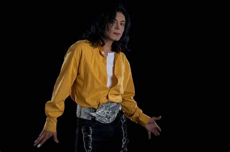 Sergio Cortés - Michael Jackson impersonator. Live tribute show.