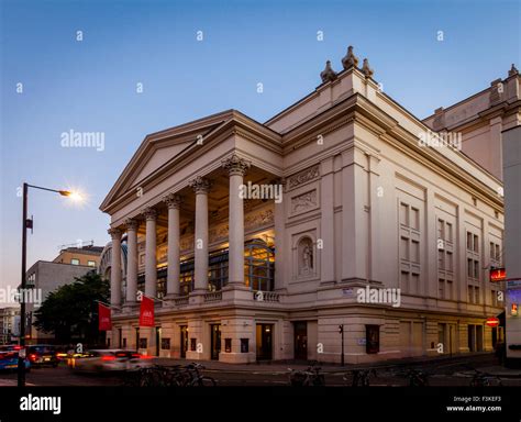 Royal opera house covent garden hi-res stock photography and images - Alamy