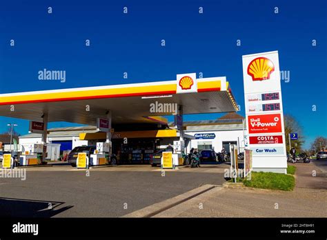 Shell oil company petrol station Stock Photo - Alamy