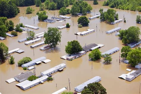 Mississippi River floods, 2011 Photograph by Science Photo Library ...