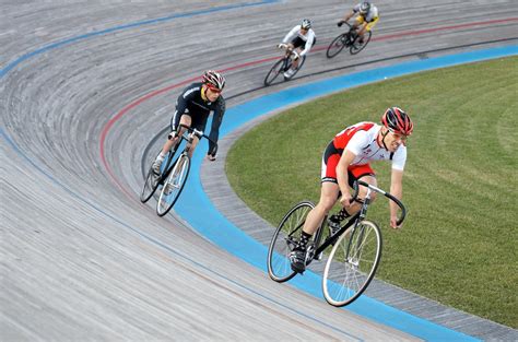 Racing at the National Sports Center Velodrome | Thursday ni… | Flickr