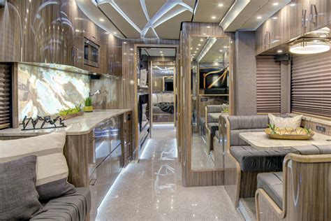 2023 X3 Prevost SS Star Bus.