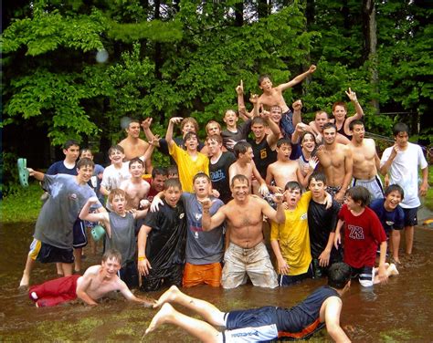 Co-ed or Single sex camps: which one is right for your child?