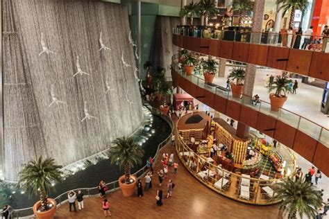 Experiencing the Dubai Mall Waterfall - Dubai Travel Planner