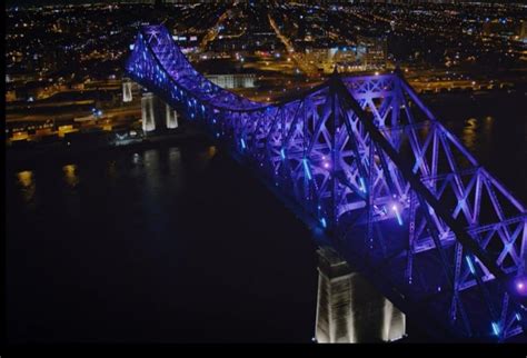 Watch the Jacques Cartier Bridge light up for the first time | CBC News