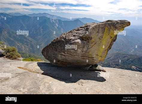 Hanging rock on the Moro Rock trail in Sequoia National Park ...