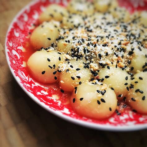 Sticky Rice Balls with Sesame & Crushed Peanuts 糖不甩 | Chinese Recipes ...