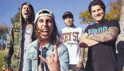 Bulls In The Bronx Guitar chords & tabs by Pierce The Veil @ 911Tabs