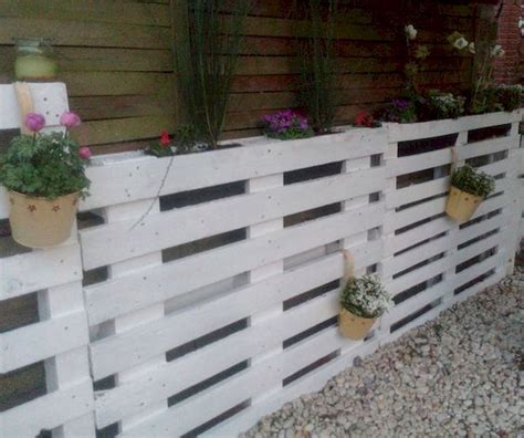 33 Ideas For Pallet Fence (1) - 33DECOR | Diy garden fence, Pallet fence diy, Fence design