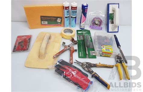 Lot of Assorted Tiling Tools and - Lot 1516509 | ALLBIDS