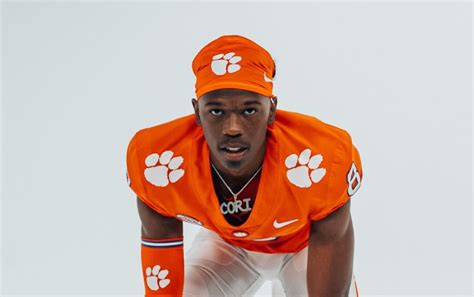 Clemson Stays Hot in Texas, Makes Final 5 for Elite Corner - Sports ...