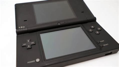 Nintendo DSi (Black) - videogamesmuseum.org