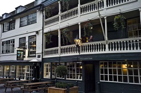 Discover the Oldest Pubs in London | Old pub, London holiday, London