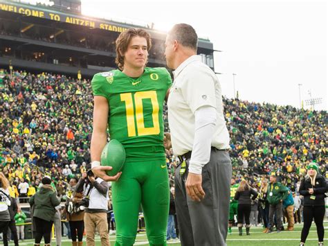 Justin Herbert Dad / Nfl Draft 2020 Who Is Justin Herbert A Homegrown ...