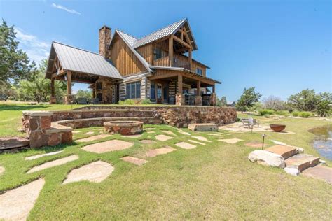 Old-School Log Cabin Retreat on a Private Lake in Northern Texas | HGTV ...