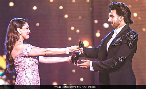 Filmfare Awards 2020: Ranveer Singh Receives Best Actor Trophy From 'Legend' Madhuri Dixit ...