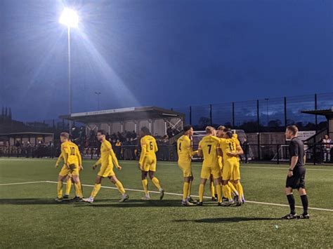 Bees Dynamic Display Downs The Dynamo | Harborough Town Football Club