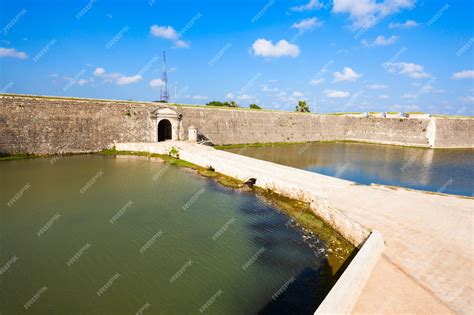 Premium Photo | Jaffna Fort in Jaffna. Fort was built by the Portuguese in Jaffna, northern Sri ...