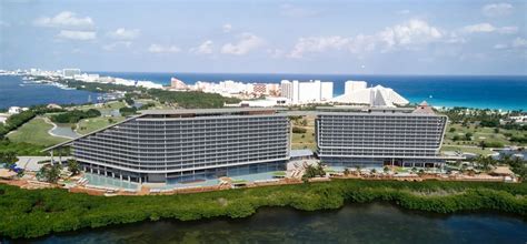 Hyatt Vivid Grand Island Debuts in Cancun | TravelPulse