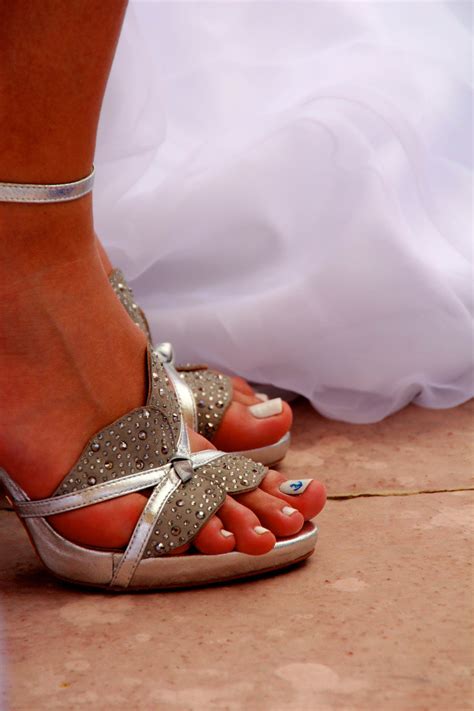 Images Gratuites : main, chaussure, blanc, jambe, amour, doigt, printemps, clou, corps humain ...