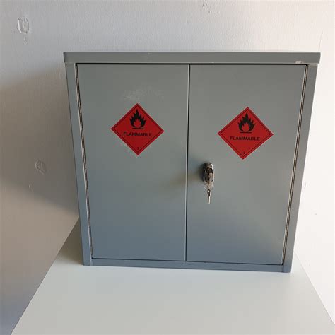 1290 - Used small chemical safety cabinet - S-A-LE