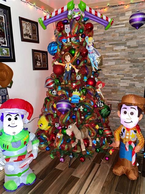 Toy story Christmas Tree | Árboles de navidad disney, Árboles de navidad temáticos, Decoraciones ...