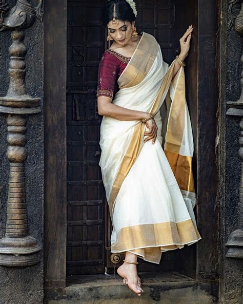 Photo Poses For Ladies In Saree - Photography Subjects