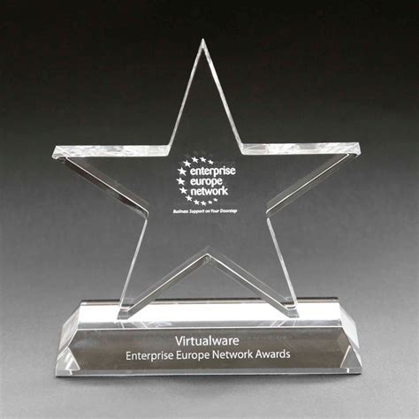 Star-crystal-glass-trophy-with-3D-laser-engraving - Awards In Glass