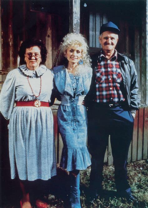 Dolly Parton Family Tree / Dolly Parton's Sister Reveals Faith Was "the ...