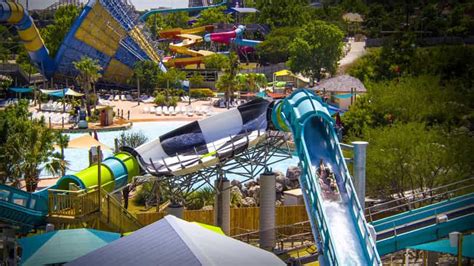 San Antonio: Six Flags Fiesta Texas - Flexible Date Ticket | GetYourGuide