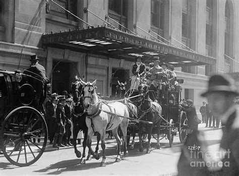 Stage Coach Outside Hotel Photograph by Bettmann - Fine Art America